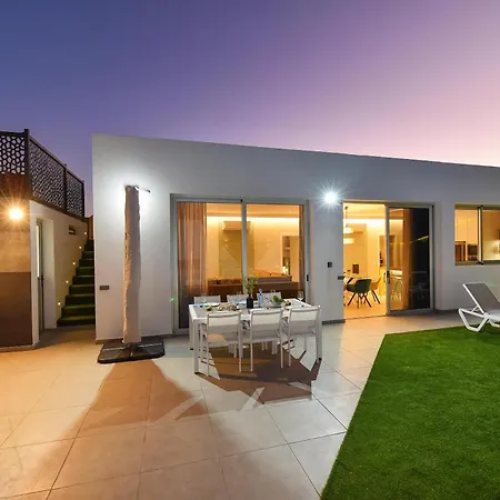 Villa Salado Salobre, Gran Canaria Private Heated Pool Modern Luxury Tranquil Getaway *